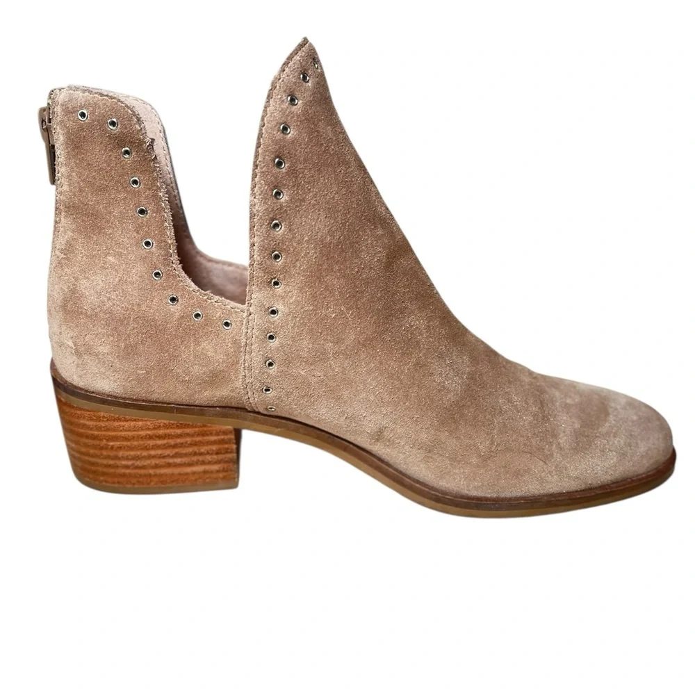 Chelsea & Violet Booties Kerri Suede‎ Eyelet Hardware Block Heel Booties Tan 8.5